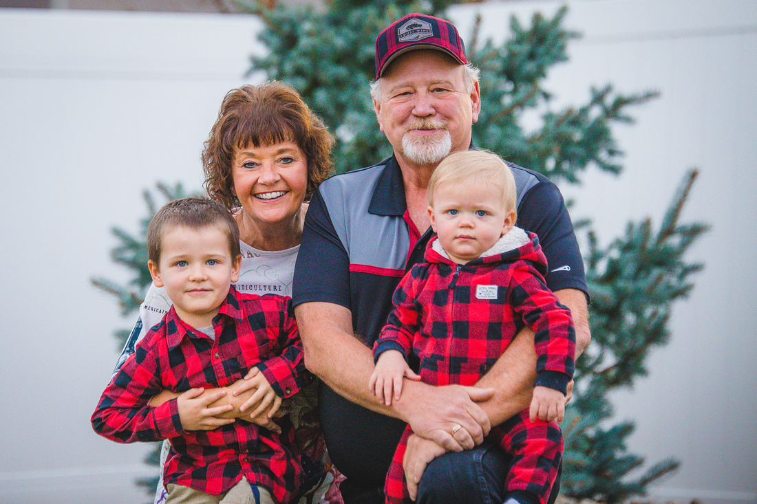 family portraits, family photographer, family session, portrait photographer, denver photographer, boulder photographer, midwest photographer, family, kids