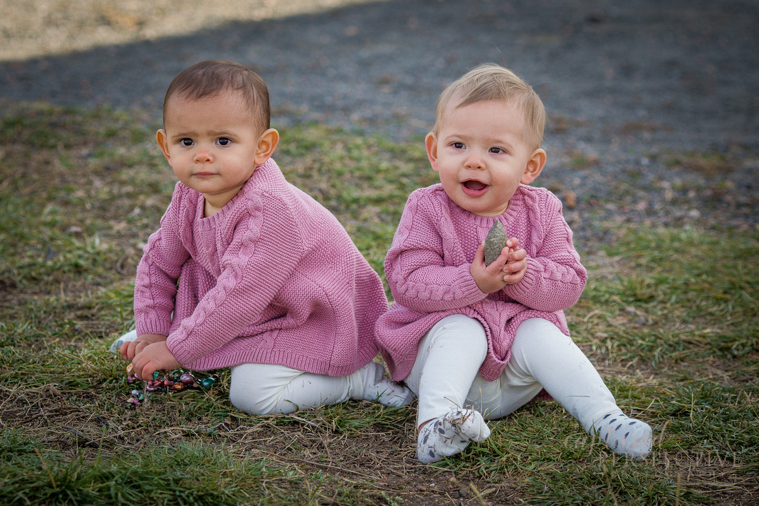 twins, family, family photographer, babies, one year old, toddlers, candid moments