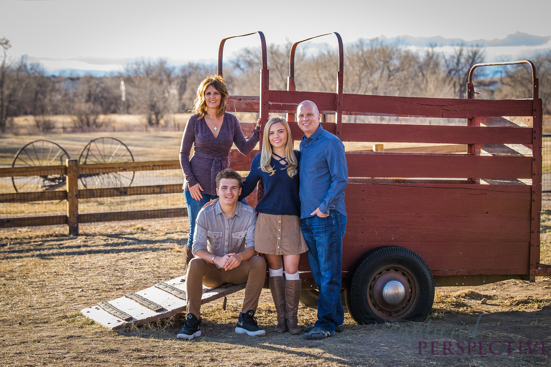 family photos, photographer, family portraits, home from college, parker colorado, 17 mile farm park, portrait photographer