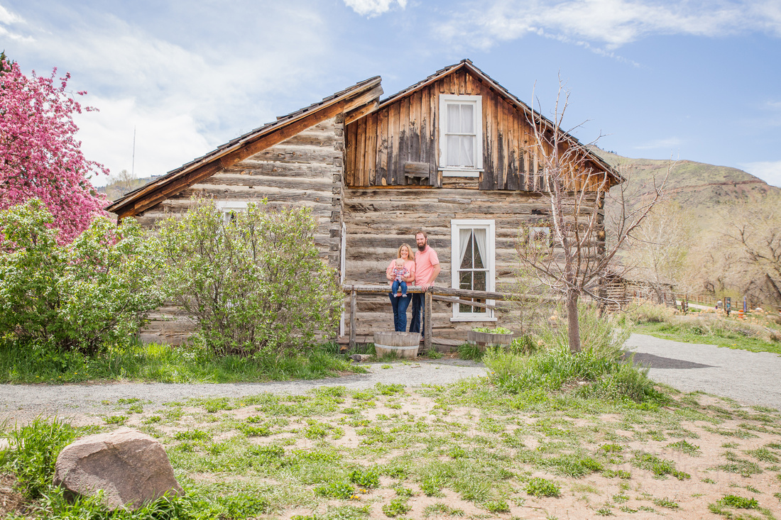 Outdoor family portraits in Golden for Hunter's 1st birthday and smash cake photos